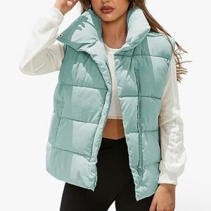 NWOT mint puffer zip up and snap front vest